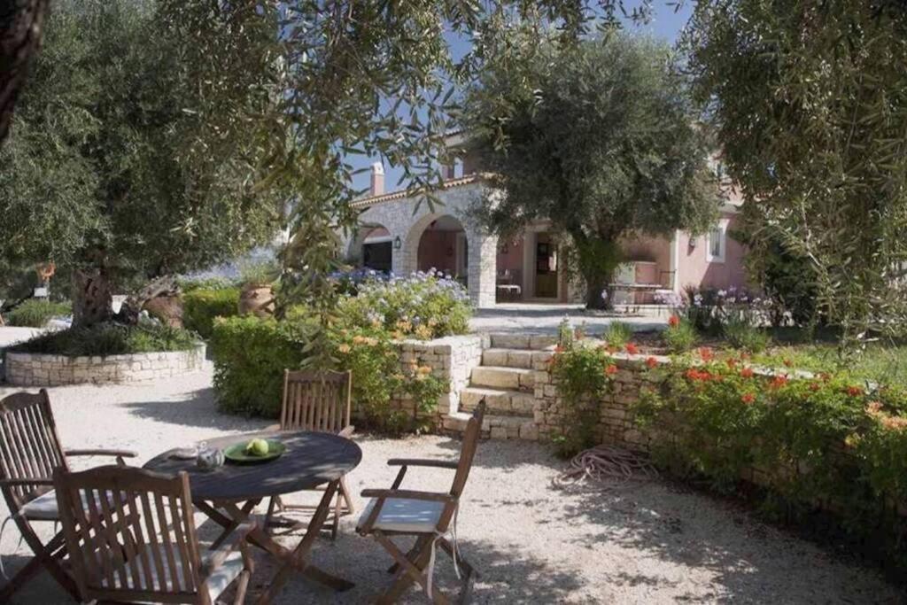 Beautiful 3-bed With Pool And Amazing Views * Agios Stefanos (Thinali)