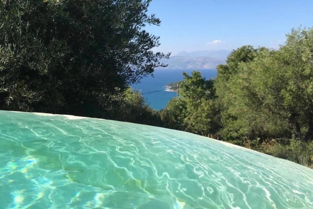 Beautiful 3-bed With Pool And Amazing Views Agios Stefanos (Thinali)