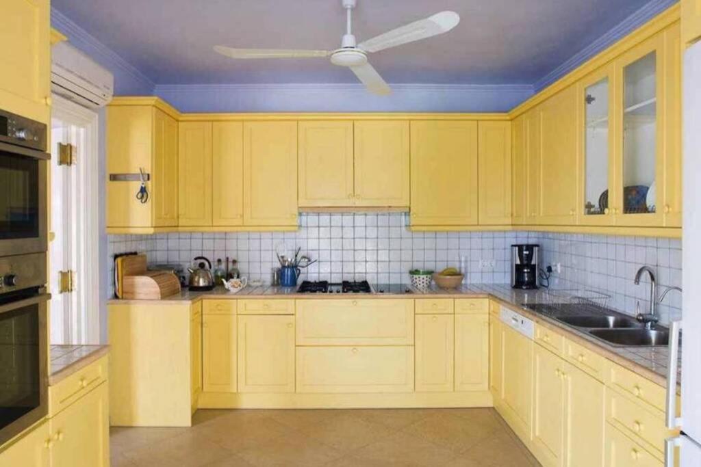 Beautiful 3-bed With Pool And Amazing Views Agios Stefanos (Thinali)